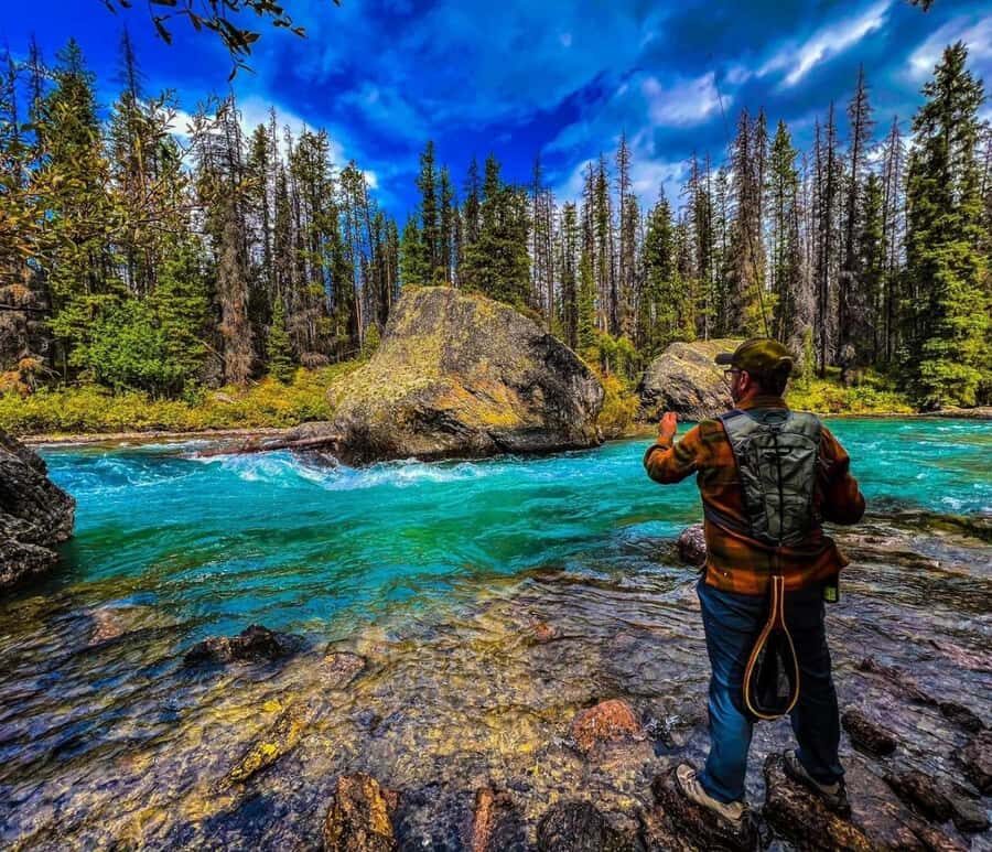 Banff/Calgary/Canmore: Crowfoot Glacier and 5 Lakes Tour - Who this tour suits best (and who should choose differently)