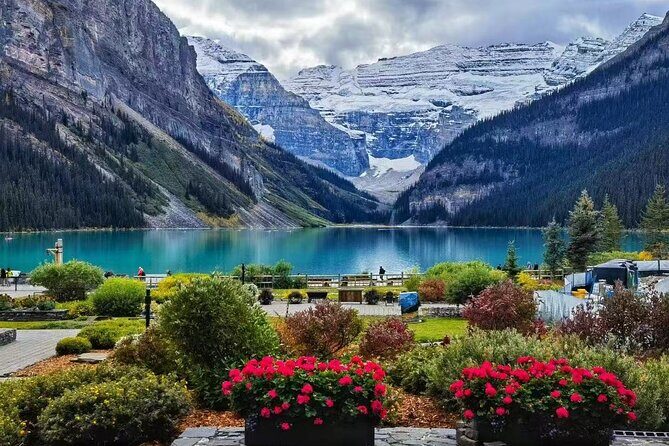 Banff/Canmore: Moraine Lake and Lake Louise Shuttle-90m each lake - Key things to know before you go