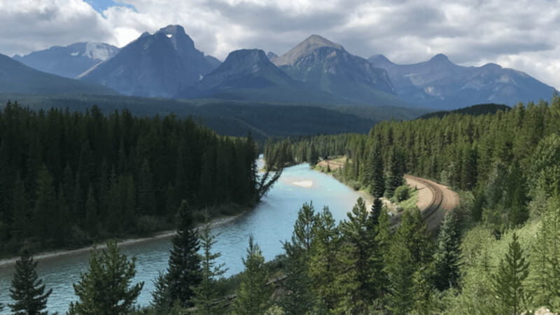 Banff/Canmore: Sunrise at Moraine Lake w/ Lake Louise Option - Quick booking checklist for an easy sunrise morning