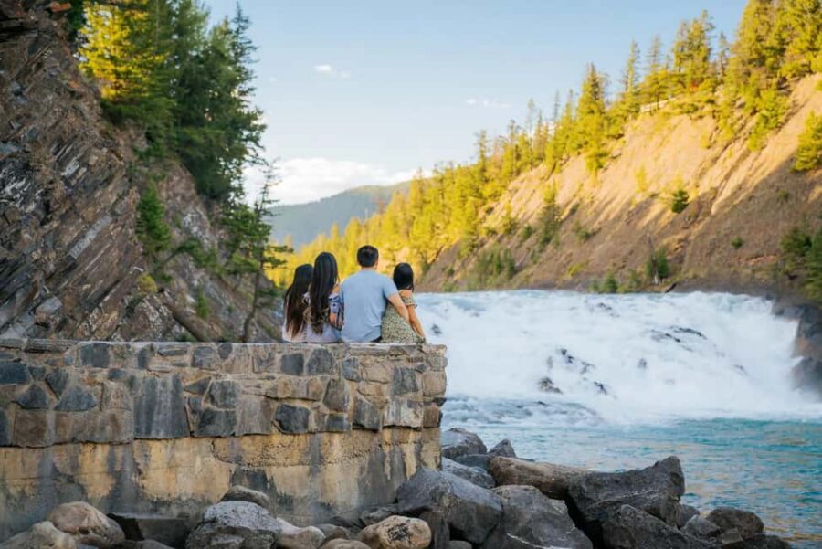 Banff: City Highlights Walking Tour | 3-Hour - Banff town stories and National Park architecture walk-through
