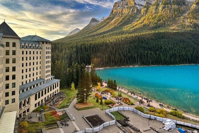 Banff Gondola, Lake Louise, Emerald Lake and Lake Minnewanka Tour - Banff Gondola at Sulphur Mountain: the main event (and ticket extra)