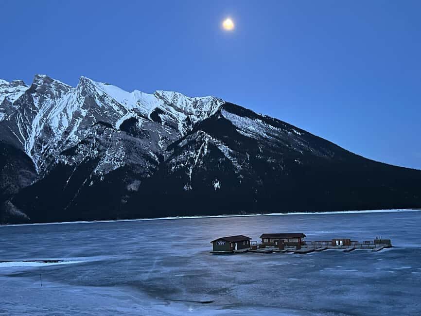 Banff: Lake Louise, Emerald, Moraine Lake & Johnston Canyon - Emerald Lake vs Moraine Lake: How This Trip Handles the Seasons