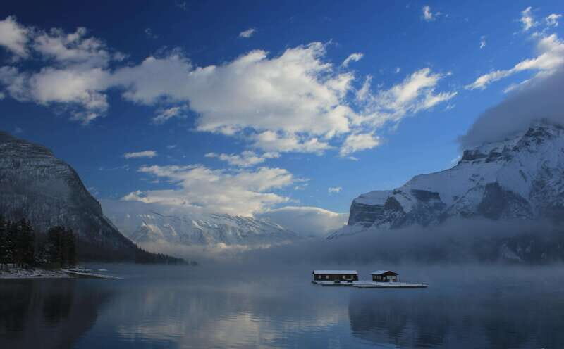 Banff, Lake Louise, Marble Canyon & Yoho National Parks Tour - Ending in Banff: how the timing affects your photos and shopping