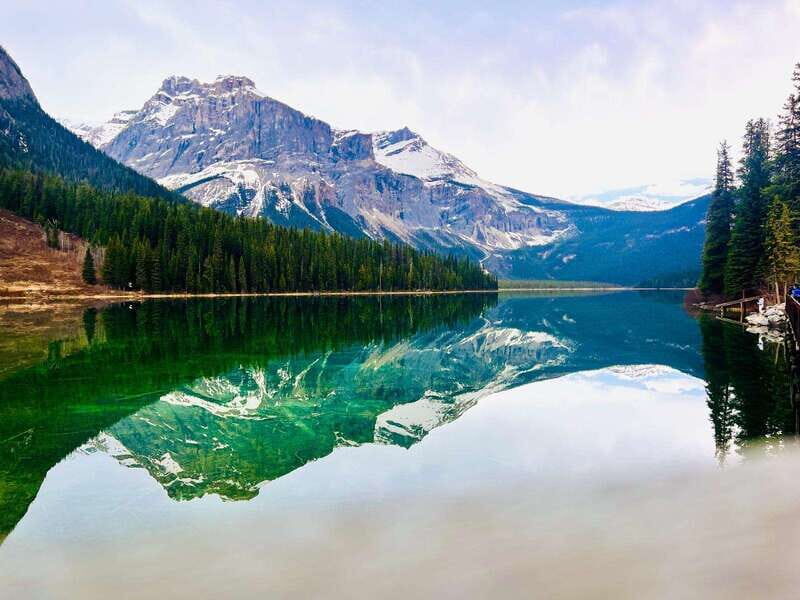 Banff: Lake Louise, Moraine, Emerald Lake & Johnston Canyon - Emerald Lake (British Columbia): a guided stop with scenic breaks
