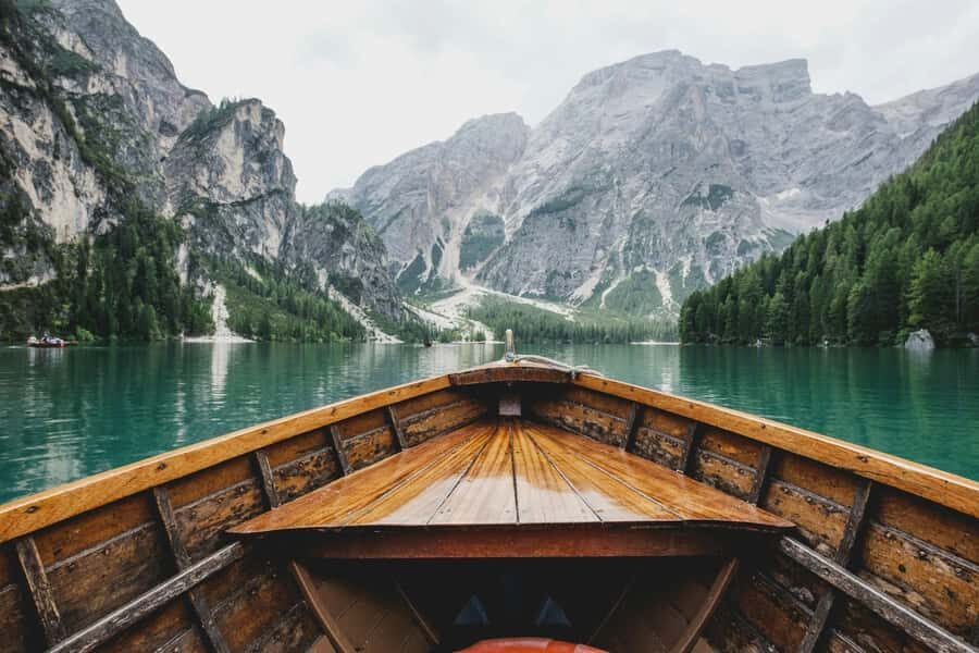 Banff: Moraine Lake, Lake Louise, Emerald Lake and Yoho Trip - Moraine Lake Season Switch: Moraine Lake or Marble Canyon