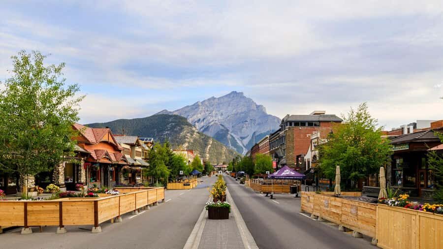 Banff: Moraine Lake, Lake Louise, Emerald Lake and Yoho Trip - Price and Value at About $61 Per Person