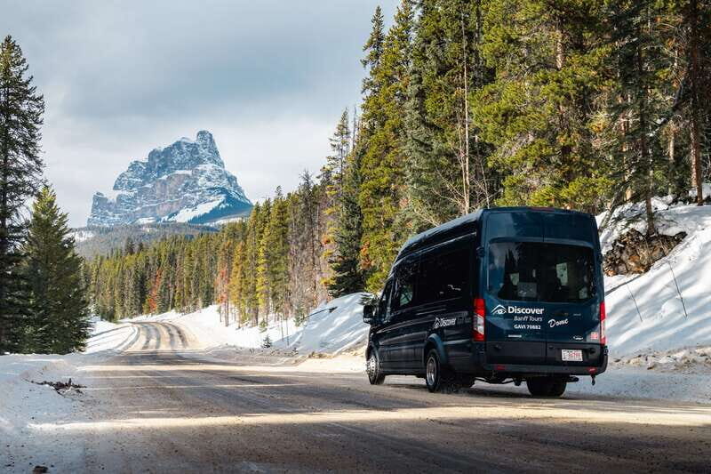 Banff: Morning or Afternoon Johnston Canyon Icewalk - Hot chocolate break: why the snack timing is smart