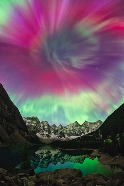 Banff OR Moraine Lake: Night Tour with possible Stargazing - Classic Banff Night Adventure vs Moraine Lake Night Adventure