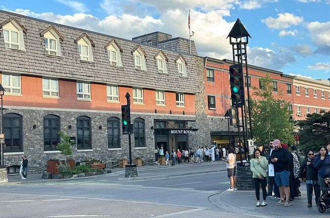 Banff to YYC Airport Shared Shuttle Service - Practical Tips I’d Use on the Day