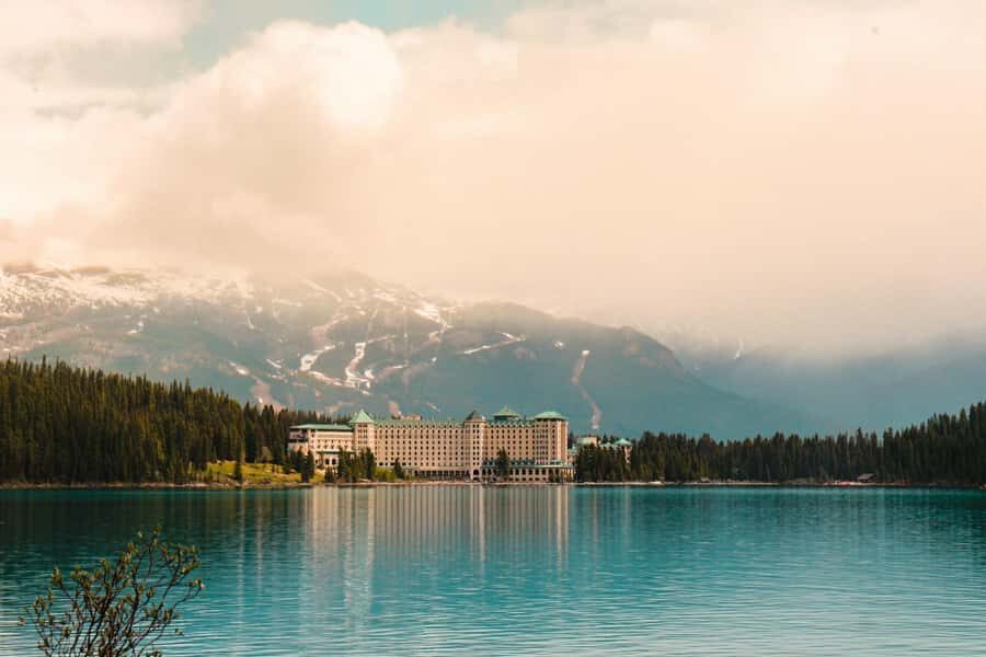 Banff Town: Lake Louise Moraine, Glacier, Peyto & Bow Lake - Bow Lake on the Icefields Parkway: Quiet Water, Big Backdrop