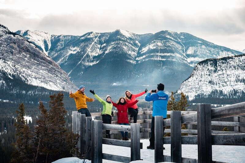 Banff: Wildlife and Sightseeing Minibus Tour - Wildlife spotting without wishing: how to set expectations for elk, deer, and bighorn sheep