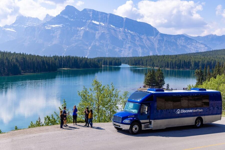 Banff: Wildlife and Sightseeing Minibus Tour - Guides make the difference: what you can expect from the narration