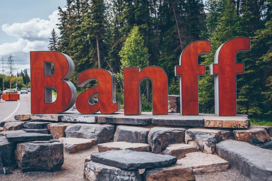 Calgary: Banff Top Lakes Tour with Banff Town Visit - Emerald Lake and Natural Bridge: Yoho adds variety beyond the main circuit