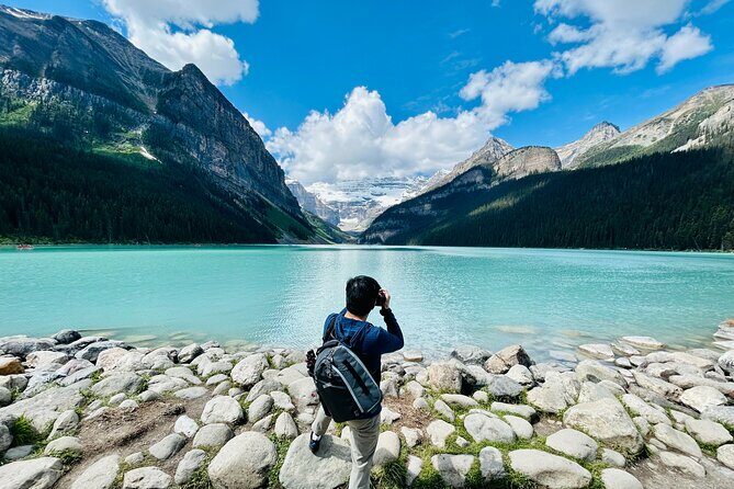 Calgary/Canmore/Banff: Moraine Lake & Lake Louise Return Shuttle - Comfort and Driver Service on the Fairy Bus