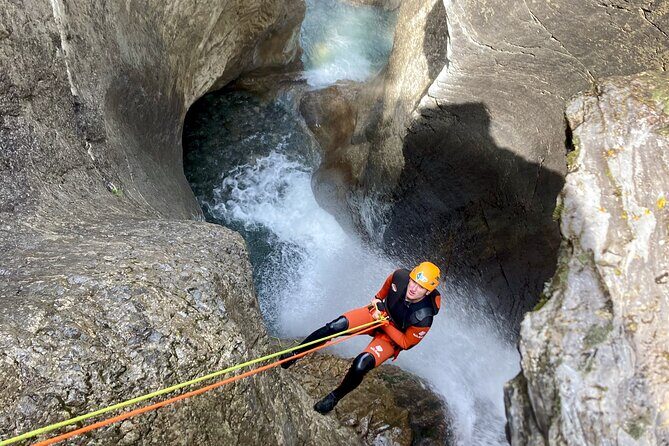 Canyoning half day - Heart Creek Canyon (beginner level) - Upper vs lower canyon water: wet weather makes it better, not worse