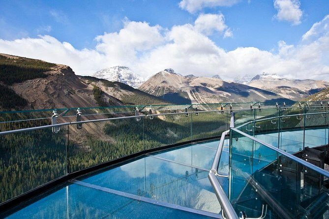 Columbia Icefield Tour with Glacier Skywalk from Banff - Icefields Centre stop: Glacier Gallery, gift shop time, and the buffet lunch
