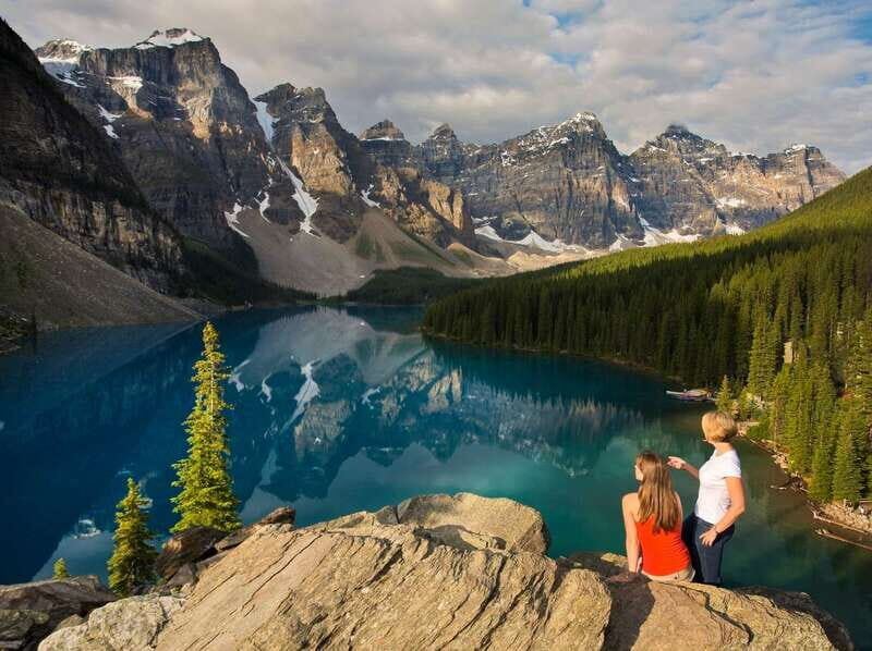 From Banff/Lake Louise: 1-Way Sightseeing Tour to Jasper - Lake Louise start: quick orientation and a real chance to look