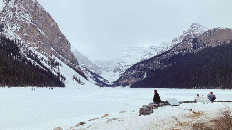 From Banff: Lake Louise and Moraine Lake Sightseeing Tour - Moraine Lake’s Ten Peaks Viewpoint Walk: Timing Matters