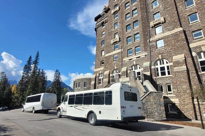 From Banff: Moraine Lake and Lake Louise Half Day Tour - Photo strategy when the lakes get crowded