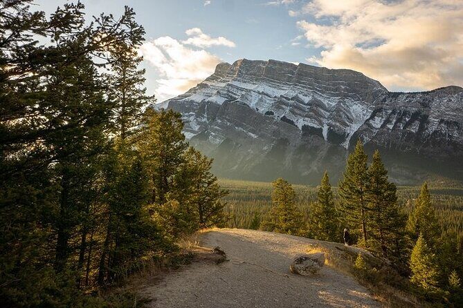 Guided Tour to Banff Highlights & Wildlife With Gondola Admission - Lake Minnewanka + Two Jack Lake: wildlife watching without rushing