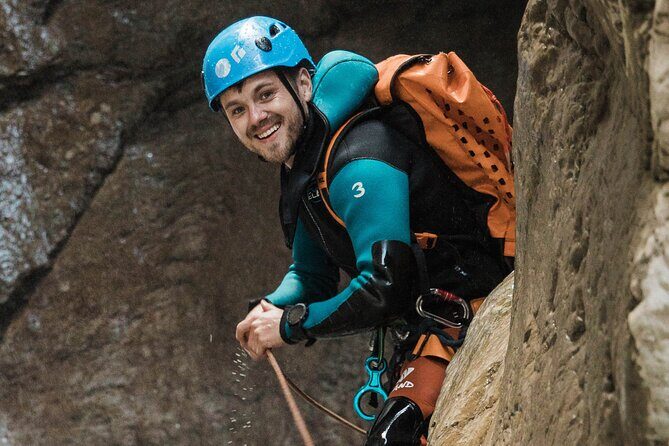 Half Day Heart Creek Canyon - Near Banff & Canmore- For Beginners - Rappel workshop: your confidence is built before you drop