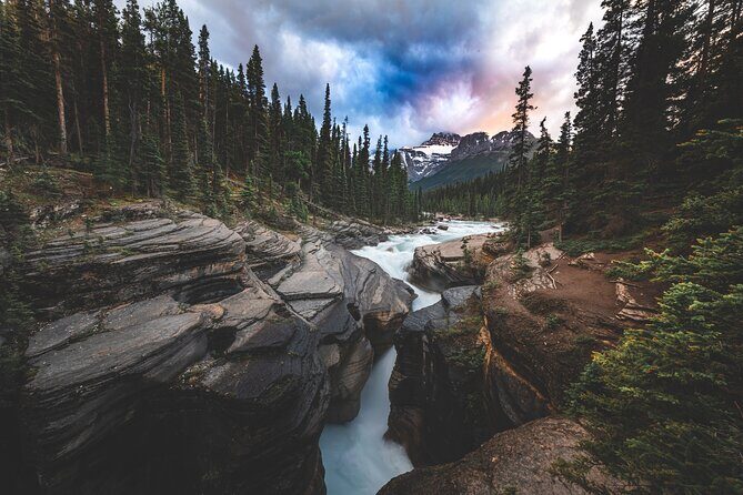 Icefields Parkway Highlights & Secrets | Award-Winning Adventure - Small-group touring: the real value of max 12