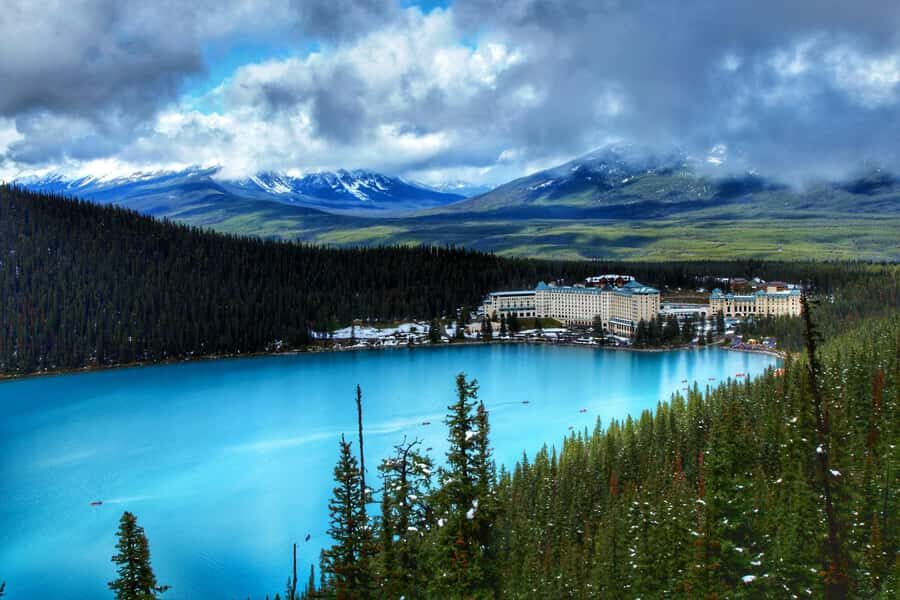 Lake Louise,Moraine,Emerald Lake,Johnston Canyon & BanffTour - Lake Louise: glacial water and fast photo time