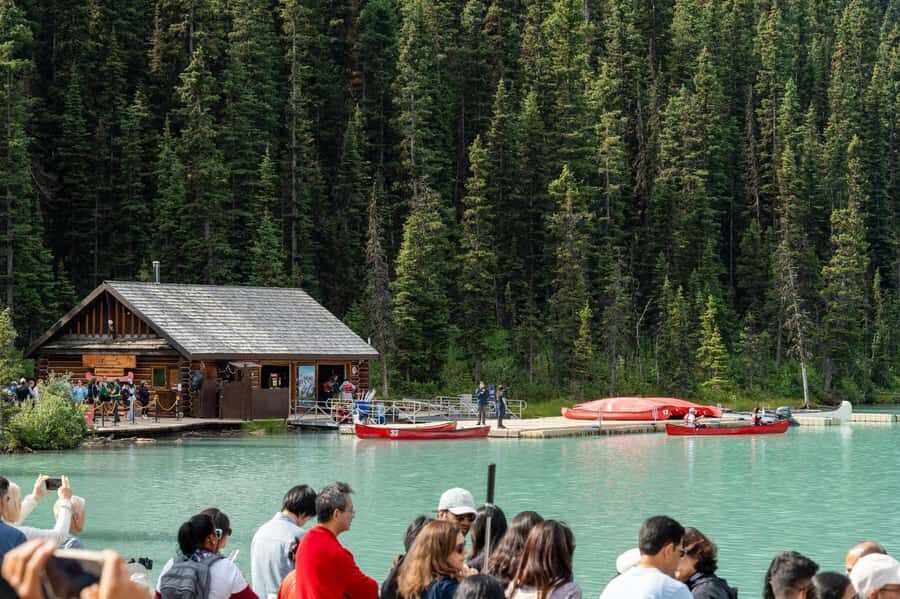 Lakes Moraine, Louise, Emerald, Johnston Canyon & Yoho Tour - Getting picked up and how the timing really feels (7.5–11 hours)