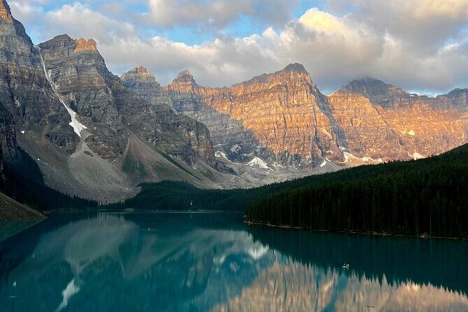 Moraine Lake and Lake Louise Private Premium Day Tour - Moraine Lake: the classic turquoise moment, timed for real viewing