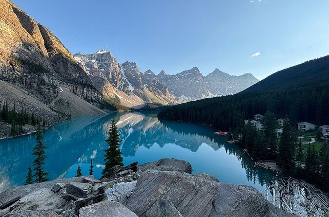 Moraine Lake And Lake Louise Tour from Banff - Moraine Lake Stop: Rockpile Views vs Lakeshore Time