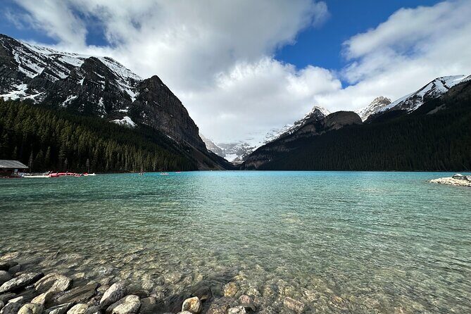 Moraine Lake And Lake Louise Tour from Banff - What to Bring for a Cold, Rainy, or Crowded Lake Day