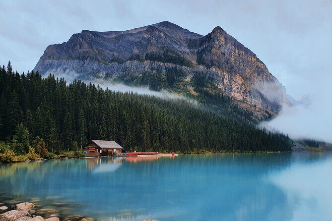 Moraine Lake & Lake Louise Sunset & Wildlife Adventure - Guides who help you get better photos and better context