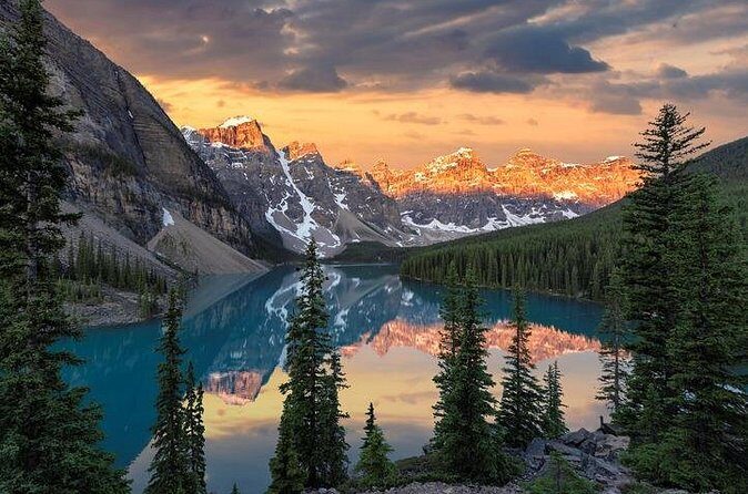 Moraine Lake Sunrise 3-Hour Tour from Canmore/Banff - What’s included: the real value of the gear and warm drinks