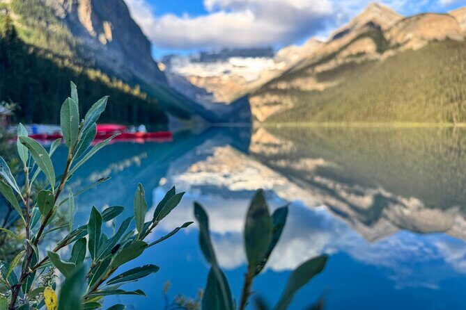 Morning Tour at Moraine Lake(2hrs) & Lake Louise(2hrs) - Lake Louise: lakeshore stroll or the quieter Fairview Lookout