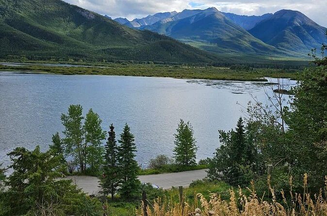 Private Transfer from Banff to Calgary or Calgary Airport - The SUV Experience: Clean, Newer Vehicles and Real Luggage Space