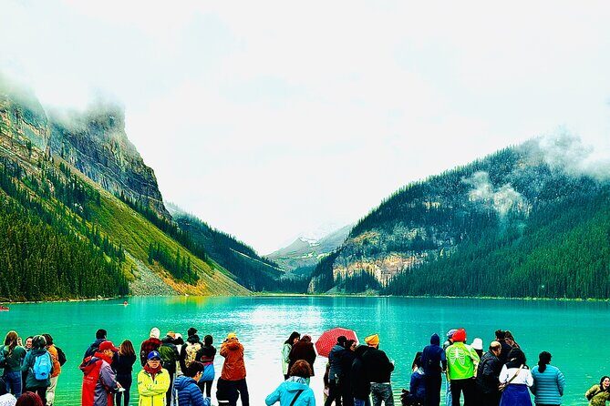 ShuttleBus 2way Banff to Lake Louise (1Hr) and Moraine Lake (1Hr) - Meeting in Banff: where to start and why parking matters
