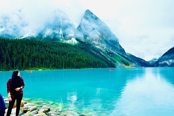 ShuttleBus 2way Banff to Lake Louise (1Hr) and Moraine Lake (1Hr) - Lake Louise in one hour: turquoise color, mountain views, and smart photo strategy