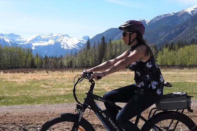 Sundance Canyon eBike and Hike Guided Tour - Picture stops and pace: why small groups feel better on this day