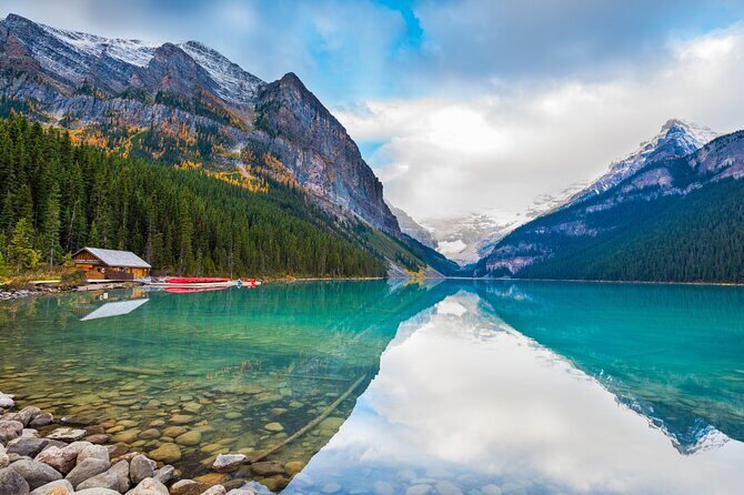 Sunrise Moraine Lake and Lake Louise - Comfort and safety details that make the morning work